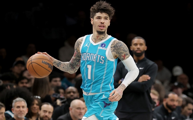 金年会体育深度报道：鲍尔用27分钟10记三分轰37+8+7创高光之夜