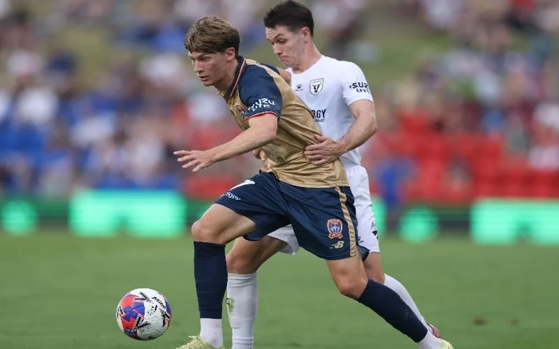 麦克阿瑟vs喷气机前瞻：金年会体育解析澳超榜首大战，喷气机客场收割模式能否延续？